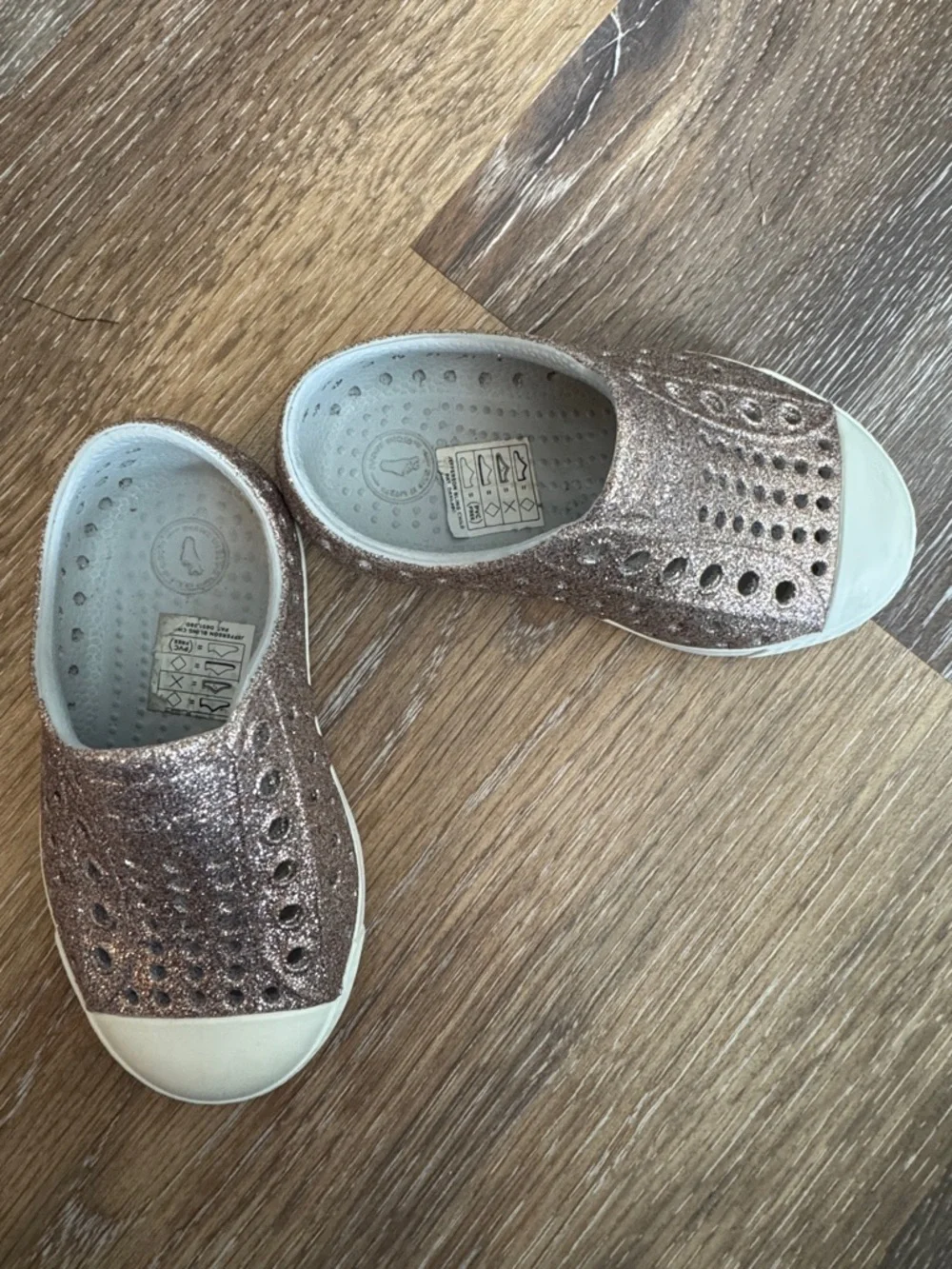 Native Kids Glitter Slip-On Sneakers in Rose Gold and White Like New! size C6 - Picture 5 of 5